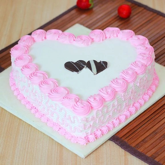 500gm heart shape strawberry cake