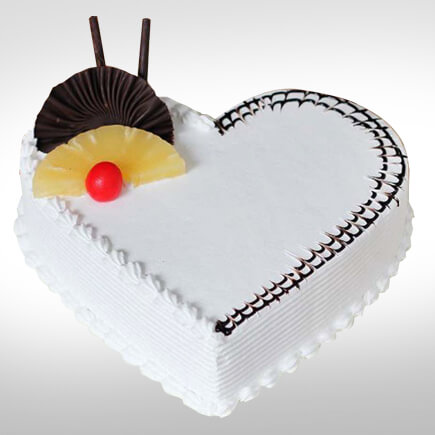 500gm heart shape vanilla cake