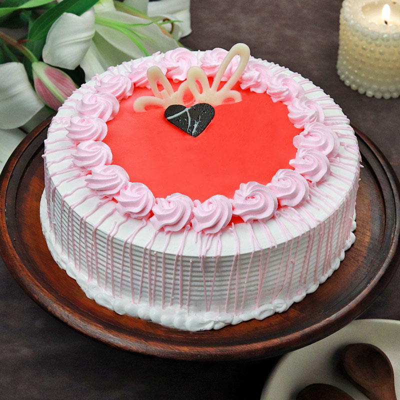 500 gm eggless strawberry cake