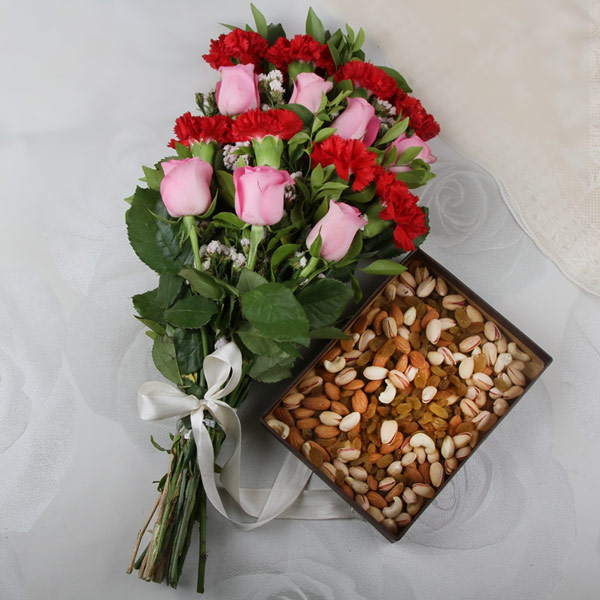 Bouquet With Assorted Dryfruits Basket